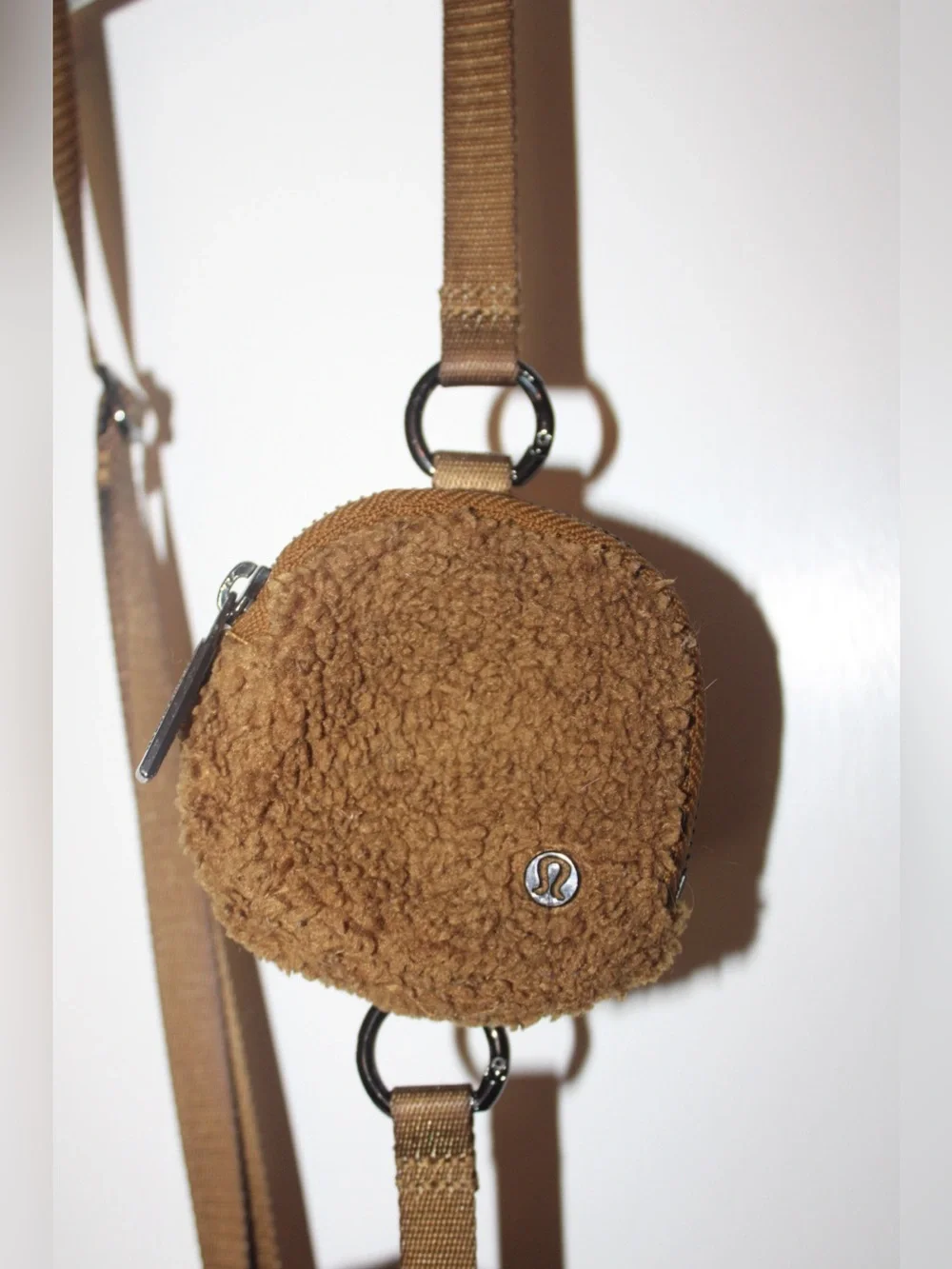 USED Lululemon Unisex Crossbody Phone Bag in Brown